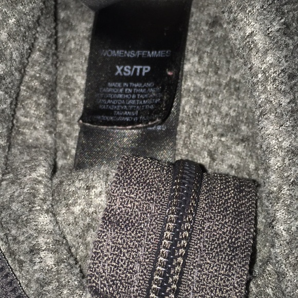 The North Face Womens Zip up Sweater - Picture 3 of 3